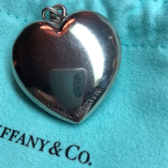 RARE Tiffany & Co. Vintage Puffy Heart Pendant - Picture 2 of 5